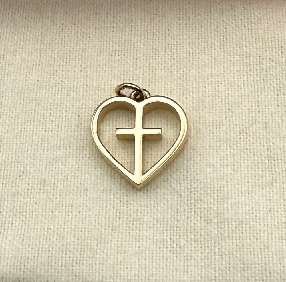 James Avery Retired 14KT Yellow Gold I Love Jesus Cross in Heart Charm Pendant